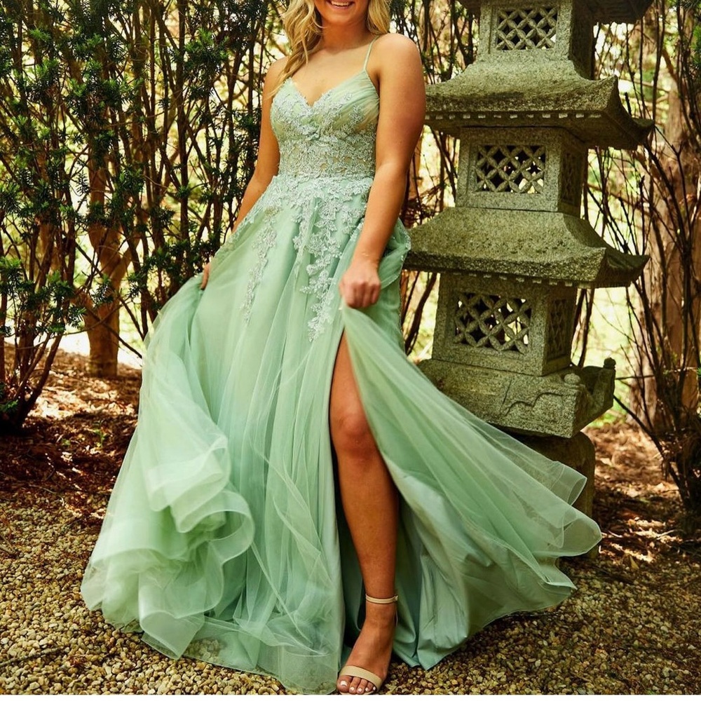 La Femme Formal Prom Dress Seafoam Green Size 6